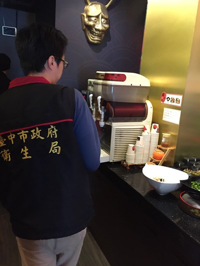 提升餐飲衛生 中市食安處持續稽查輔導業者改善衛生缺失